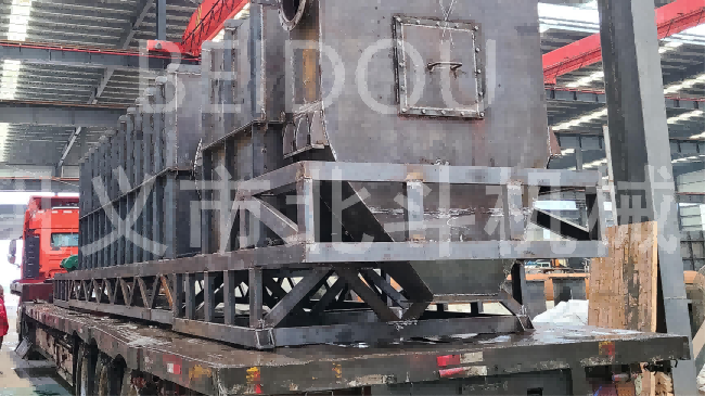 環(huán)保秸稈炭化設備完工裝車啟航發(fā)往廣西地區(qū)