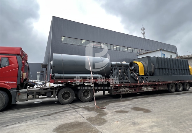 感謝福建客戶的關注和支持,竹屑炭化設備順利裝車發(fā)貨